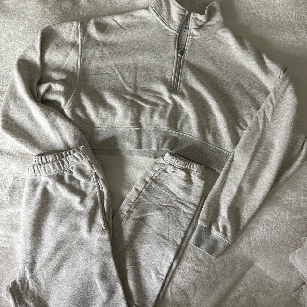 TNA by Aritzia Gray Sweatsuit - Crop Jacket & Relaxed Fit Joggers